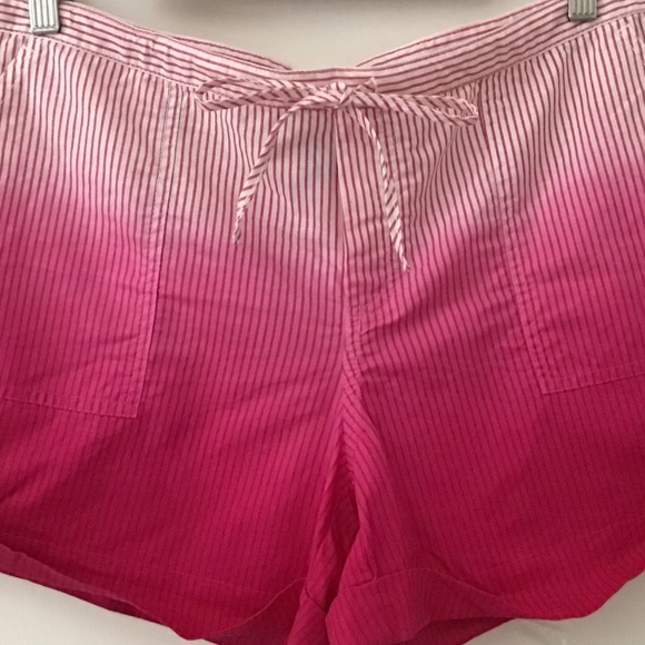 NWOT Victoria’s Secret Ombré Linen & Cotton Shorts Size 12 - Picture 2 of 5